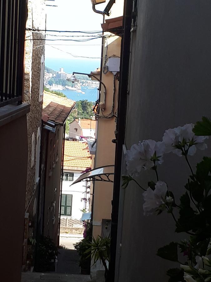 Ferienwohnung Da Rita San Terenzo Exterior foto